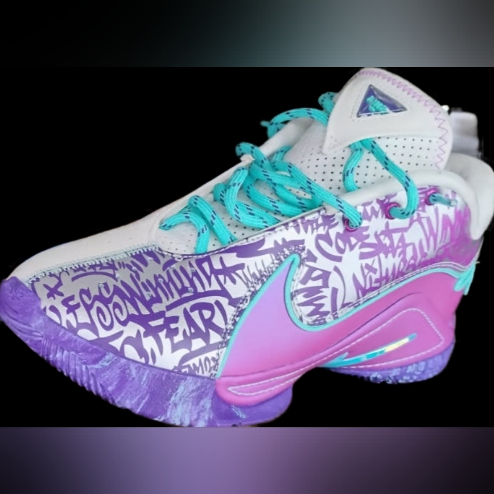 Mens Nike LeBron 22 Basketball Sneakers